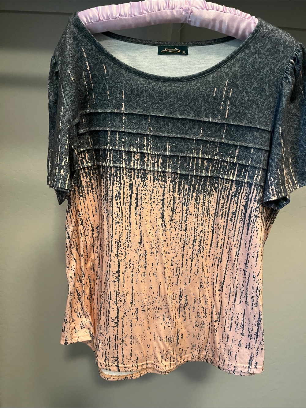 Olsenboye Pink and Gray Short Sleeve Pleated Detail Top